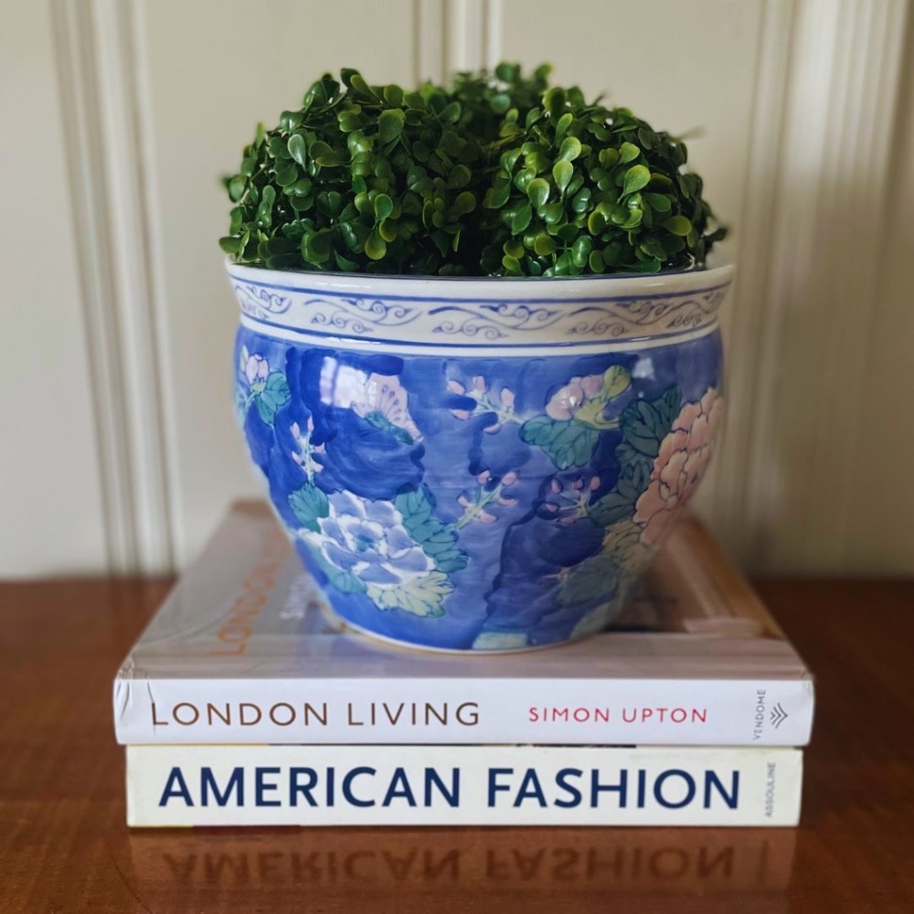 Excellent Condition Vintage Blue & White Planter